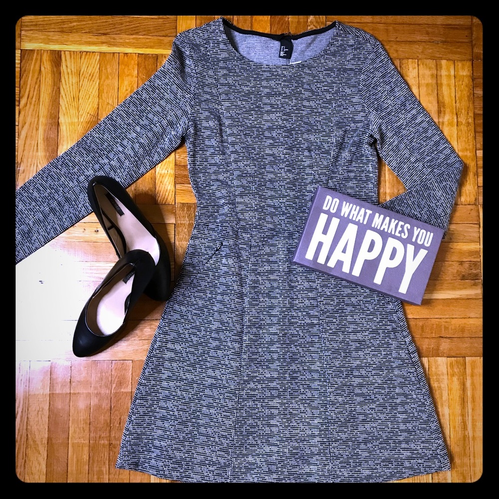 NWT H&M Long Sleeve Dress Size Small